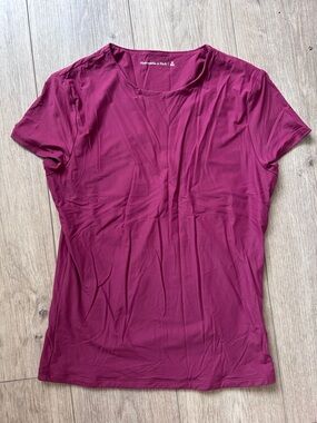 Abercrombie & Fitch Seamless Raspberry Tee